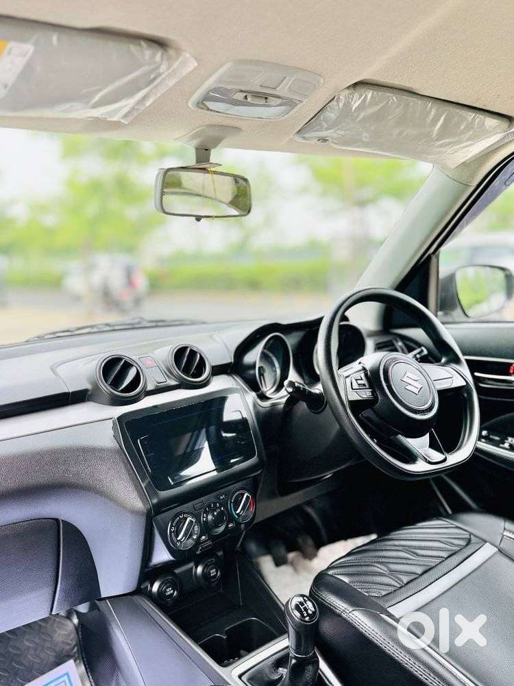 Maruti Suzuki Swift Vxi Optional, 2022, Petrol