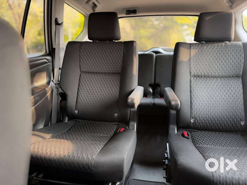 Toyota Innova Crysta 2.4 G Mt, 2022, Diesel