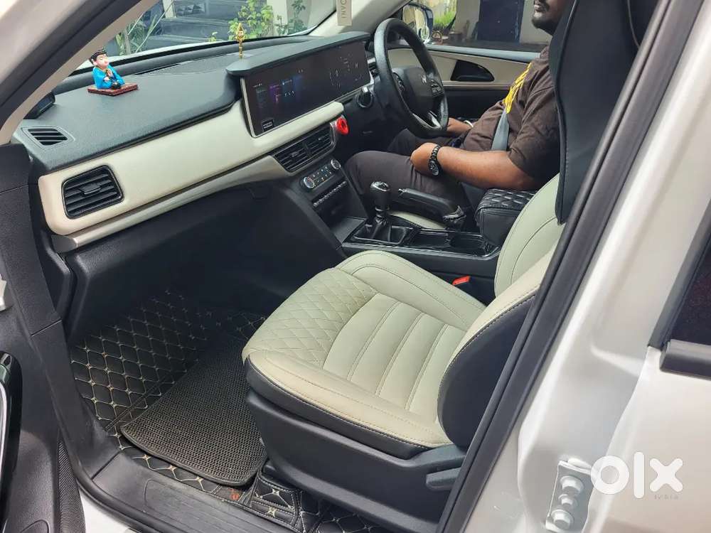 2025 Model_mahindra Xuv700 Diesel Mt_ With Ext.warranty, Cmpy Service
