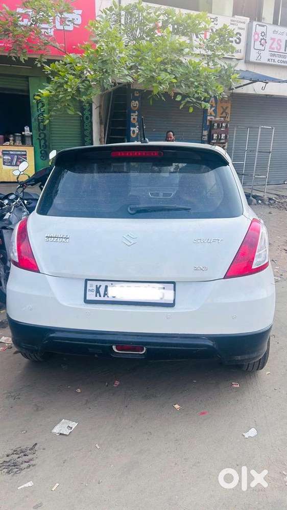 Maruti Suzuki Swift Zxi 2017 Petrol Well Maintained