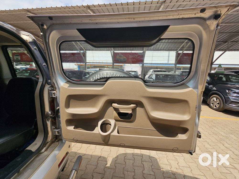 Mahindra Tuv 300 T8, 2016, Diesel