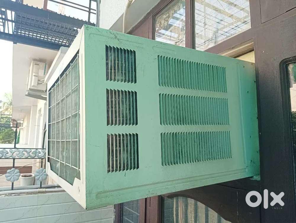 AIR CONDITIONINER 1.5 TONN HAIER ( HW - 18CH3N/2014 )