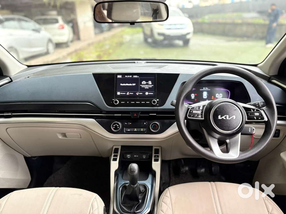 Kia Carens G 1.5 6mt Premium (o) 7-seater, 2024, Petrol