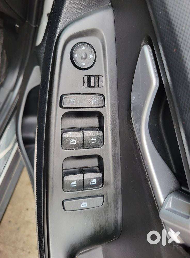 Hyundai Creta 1.5 S Plus Knight Petrol Dual Tone, 2023, Petrol