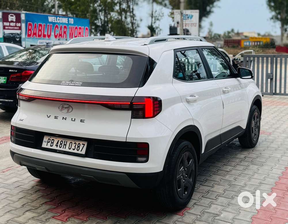 Hyundai Venue Sx (o) Mt 1.5 Diesel, 2024, Petrol