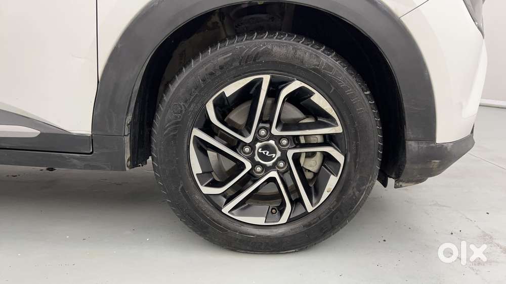 Kia Carens 1.4 Luxury 7 Str, 2022, Petrol