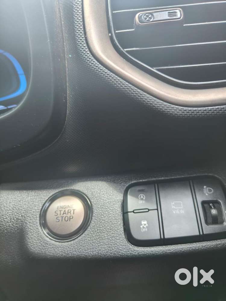 Hyundai Venue Sx Mt, 2023, Petrol