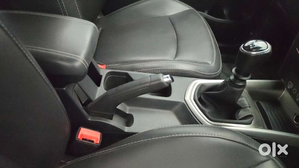 Mahindra Xuv300 W8 Option, 2022, Petrol