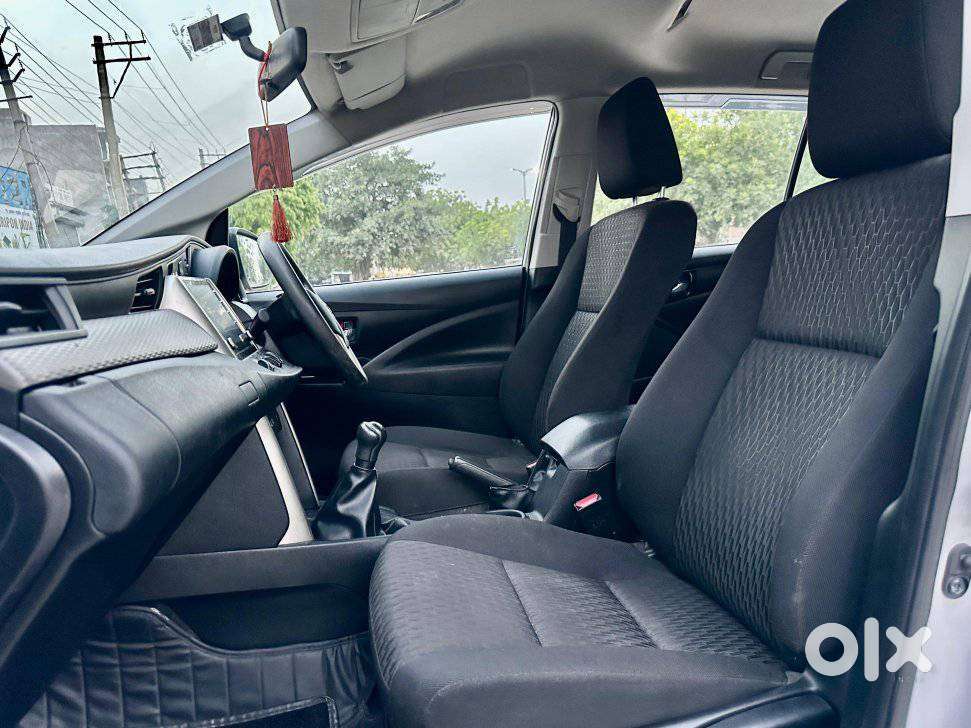 Toyota Innova Crysta 2.7 Gx Mt, 2023, Petrol