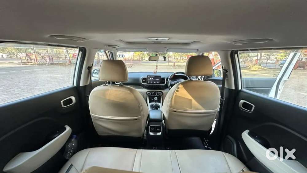 Hyundai Venue Sx (o) Mt 1.5 Diesel, 2023, Diesel