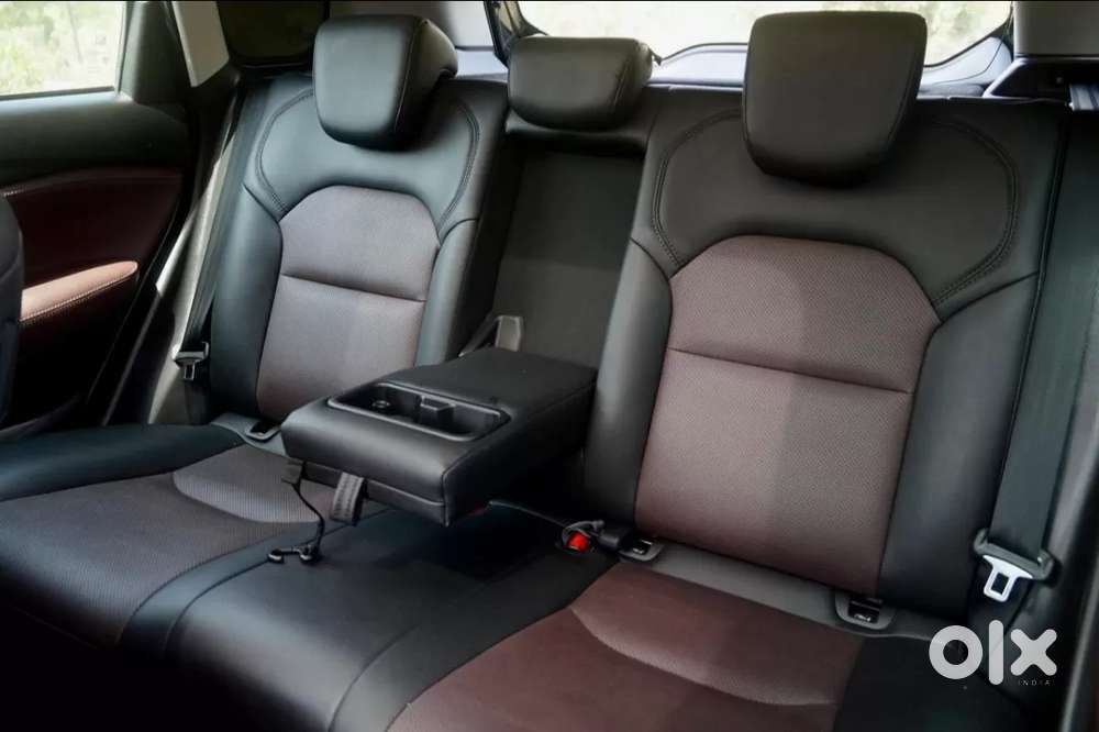 Maruti Suzuki Grand Vitara 1.5 Alpha Smart Hybrid Dual Tone, 2024, P..