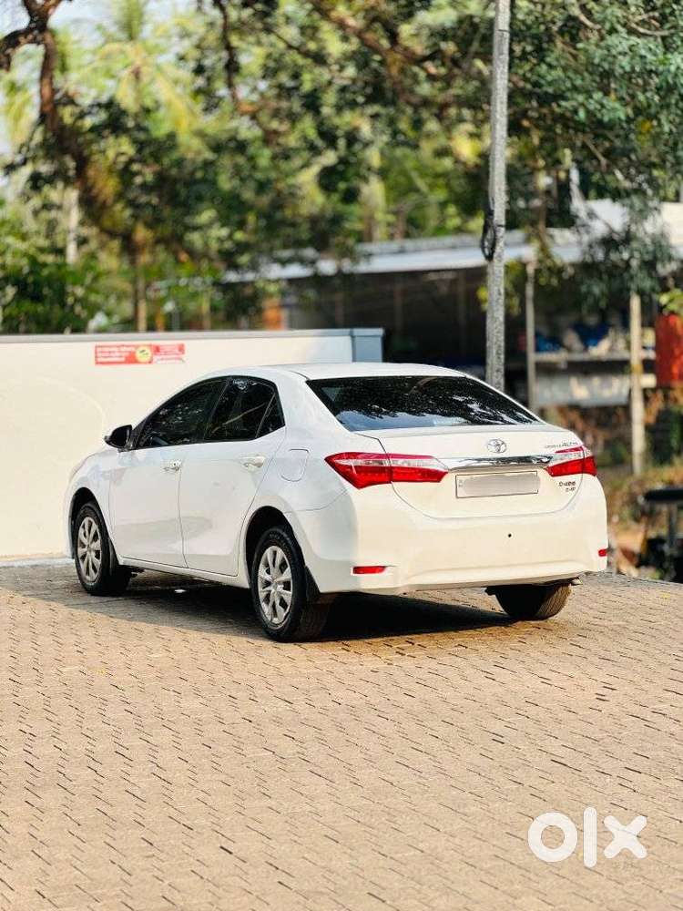 Toyota Corolla Altis 2013-2017 D-4d Js, 2014, Diesel