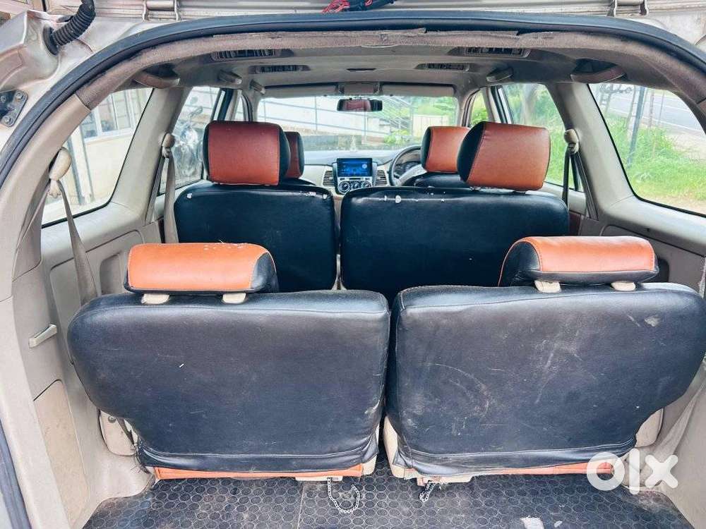 Toyota Innova 2.5 Gx 8 Seater Limited Edition, 2010, Diesel