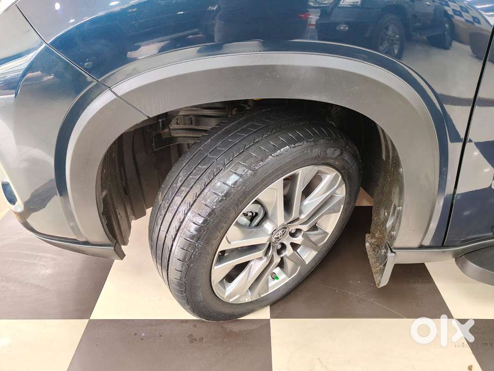 Toyota Innova Hycross 2.0 Zx Hybrid 7 Str, 2024, Petrol