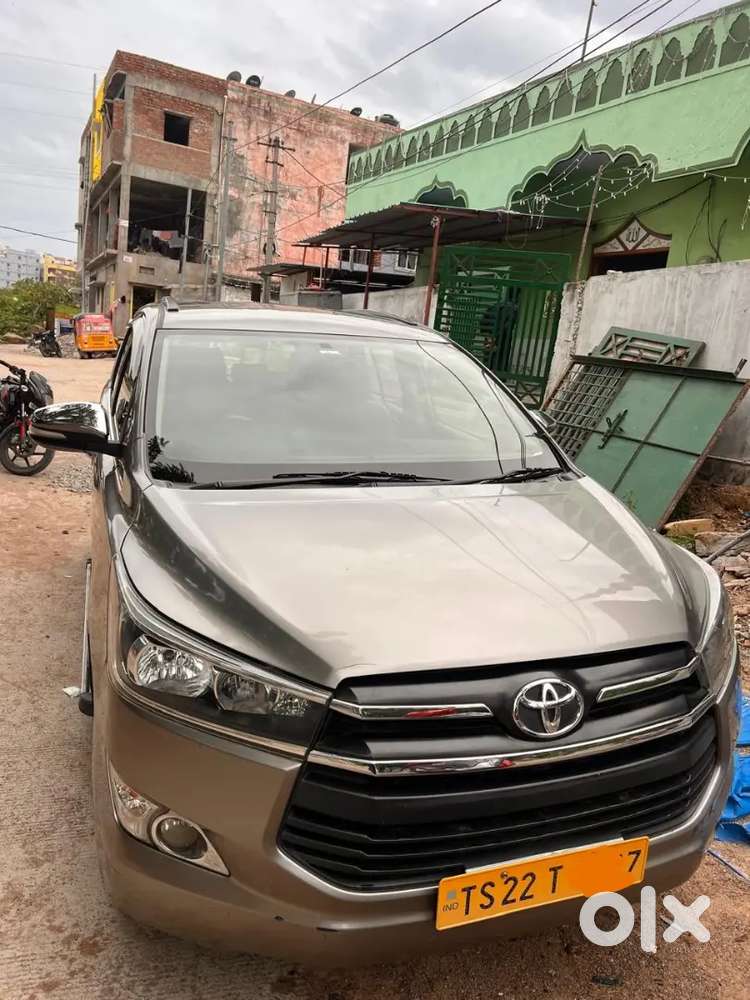 Toyota Innova Crysta 2.4 2017
