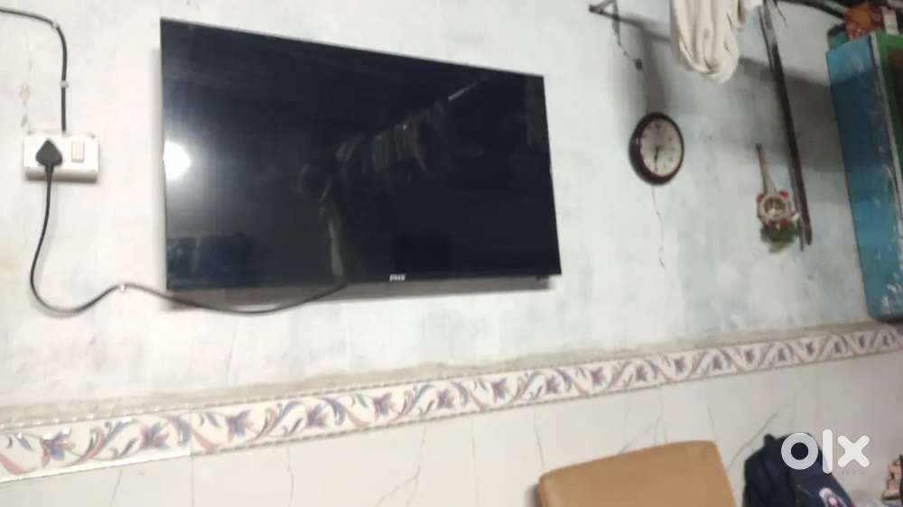 PHX TV 43 Inc 15 gb storage ram 500mb