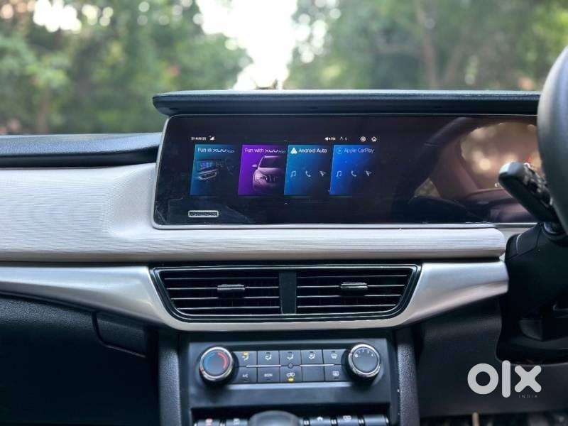 Mahindra Xuv700 2.0 Ax 5 Petrol At Str, 2023, Petrol