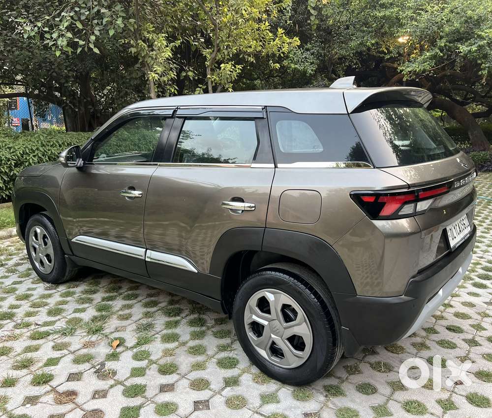 Maruti Suzuki Brezza 1.5 Lxi Smart Hybrid, 2023, Petrol