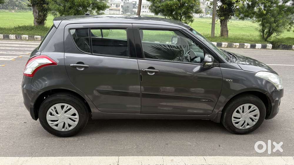 Maruti Suzuki Swift Vxi Optional, 2016, Petrol