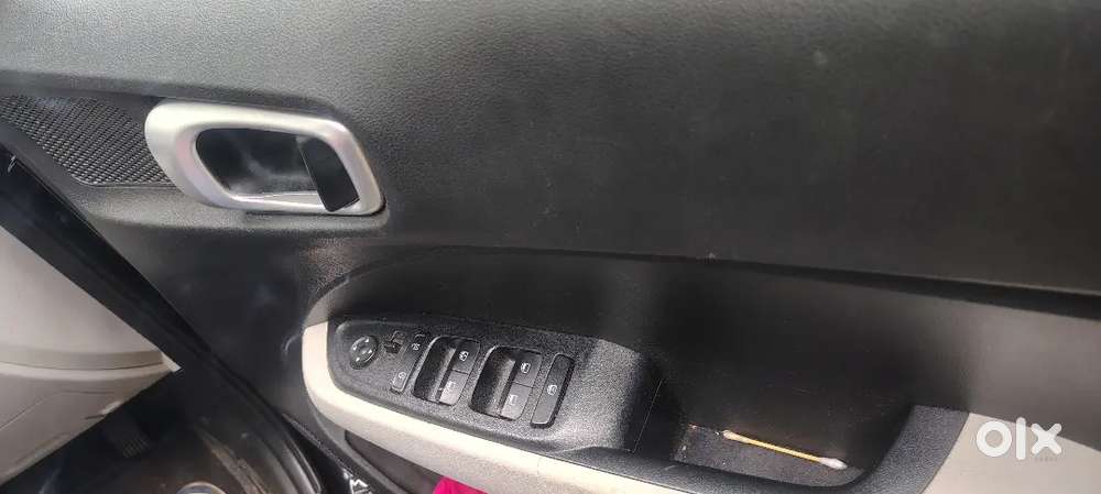 Hyundai Venue 2024 Petrol 80000 Km Driven