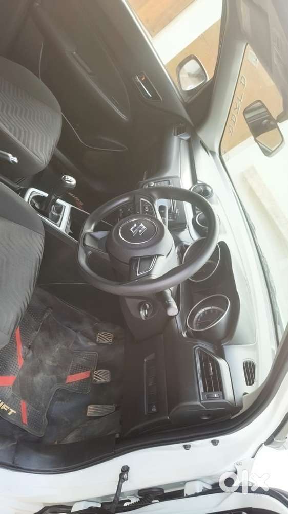 Maruti Suzuki Swift Vxi + Manual, 2019, Petrol