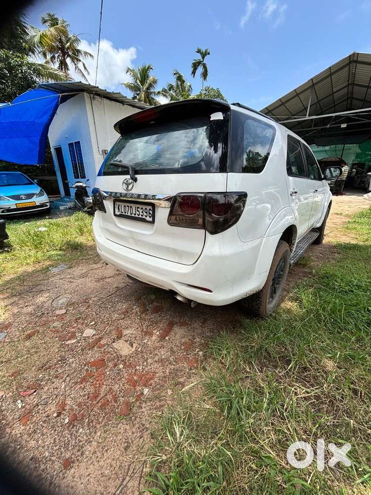 Toyota Fortuner 2012 Legender Diesel