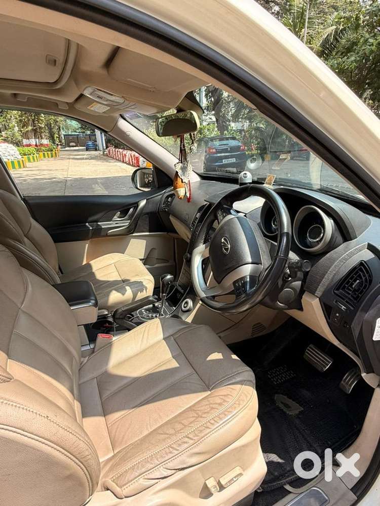 2018 Mahindra Xuv 500 W10 At Awd  Pearl White  68,200 Km  Mumbai