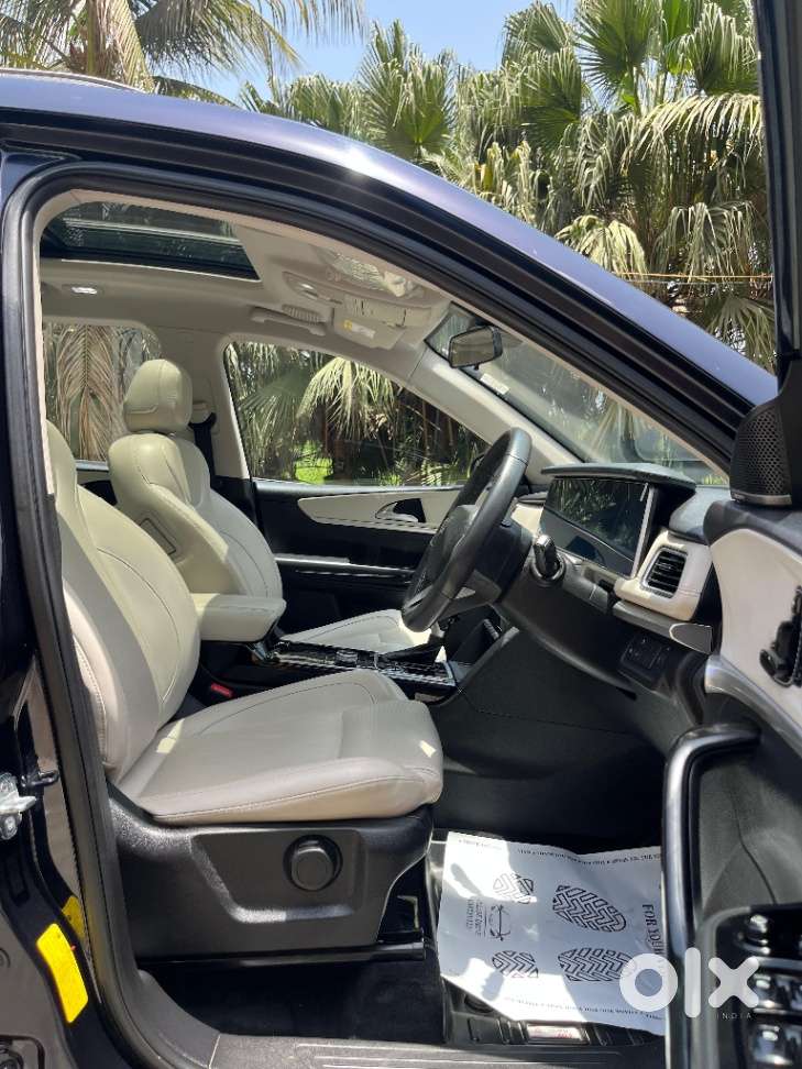 Mahindra Xuv700 2.2 Ax 7 Diesel At Str, 2023, Diesel