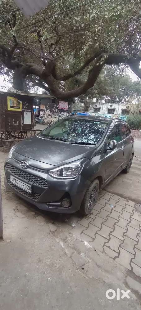 Hyundai Grand I10 Sportz 2015  Mileage 30 Km On Cng