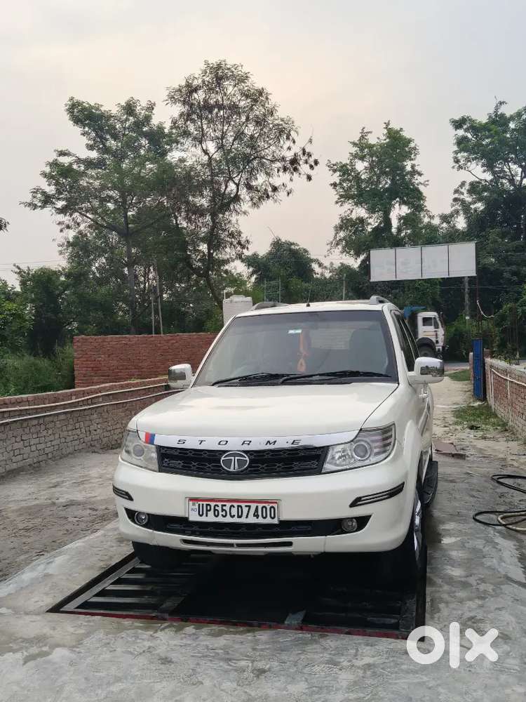Tata Safari Storme 2016