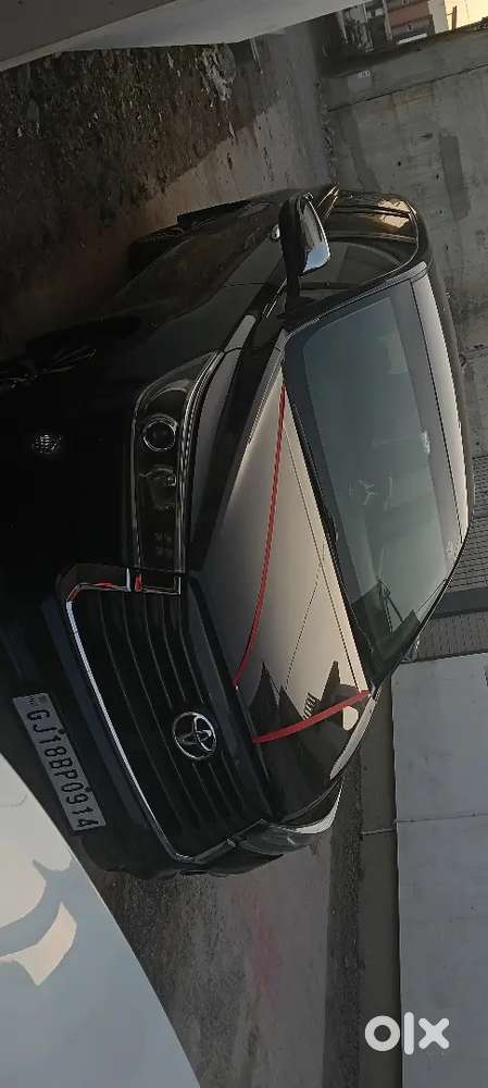 Innova Crysta Dizal