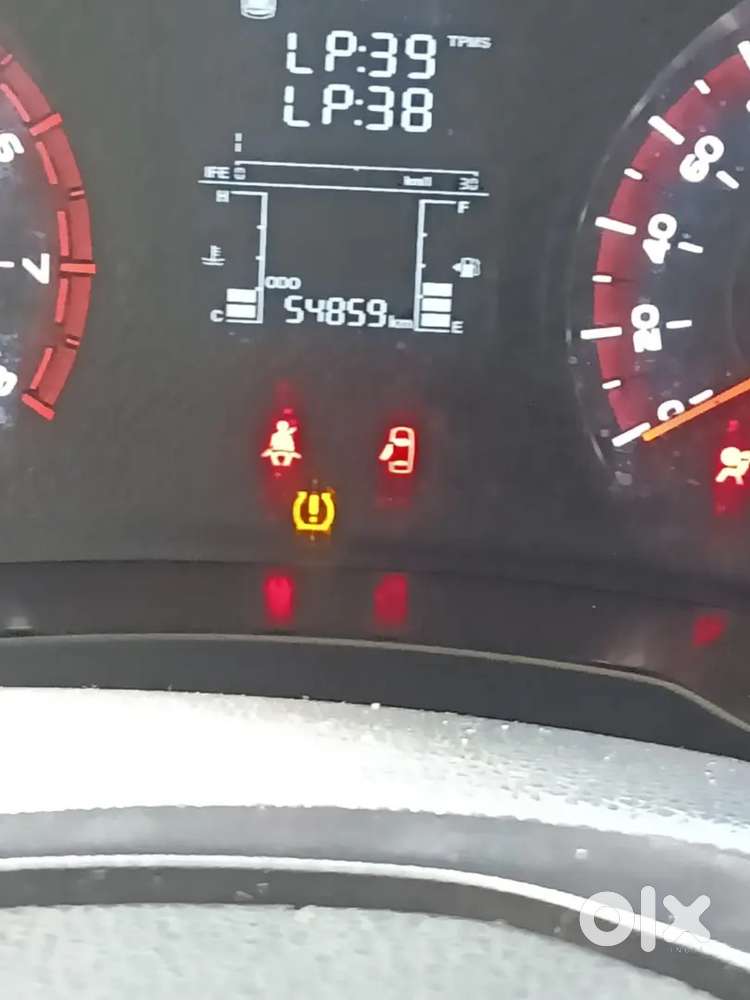 Mahindra Xuv300 1.2 W4 Petrol 2023