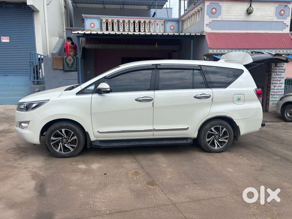 Toyota Innova Crysta 2016 Diesel Manual