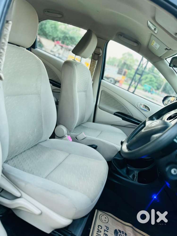 Toyota Etios Liva V Dual Tone, 2019, Petrol