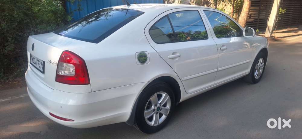 Skoda Laura 1.8 Tsi Ambiente, 2011, Petrol