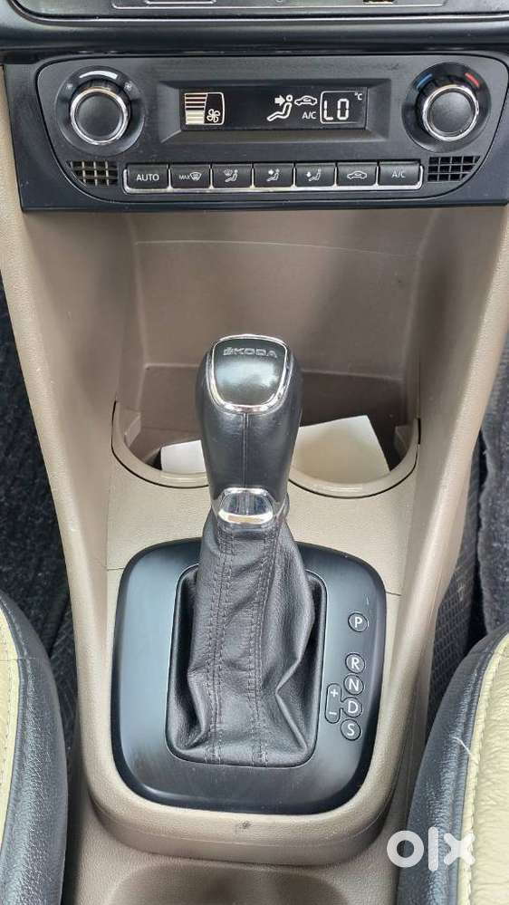 Skoda Rapid 1.6 Mpi At Elegance, 2015, Petrol