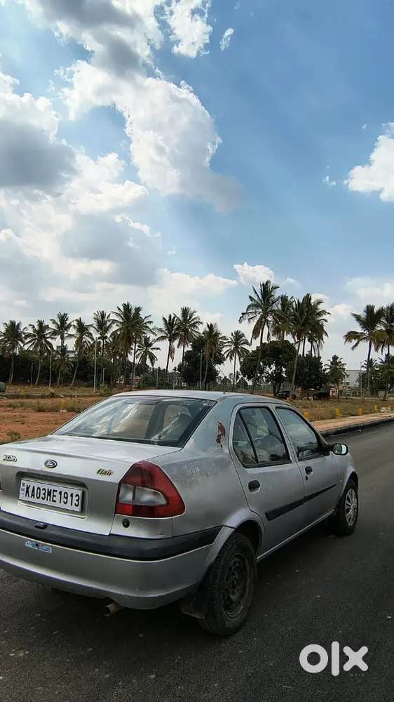 Ford Ikon Clxi Petrol 2005