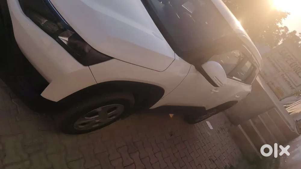 Maruti Suzuki Brezza Vxi 2025