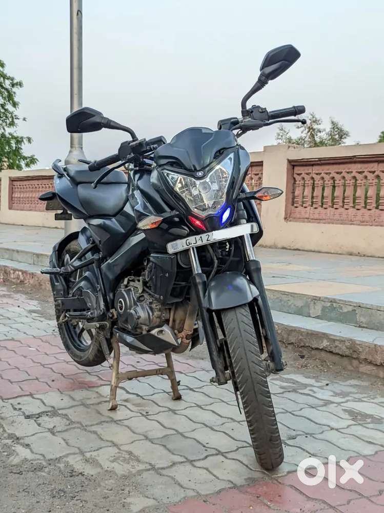 Well-Maintained Bajaj Pulsar NS160 for Sale – Great Deal