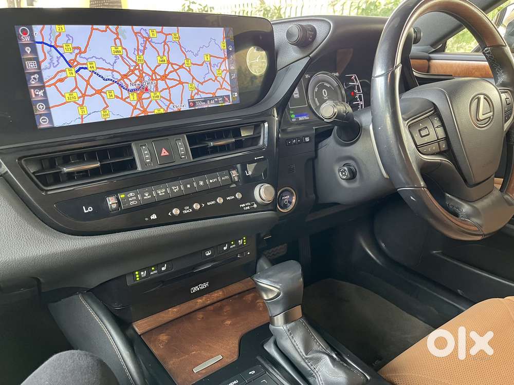 Lexus Es 300h Luxury, 2022, Cng & Hybrids