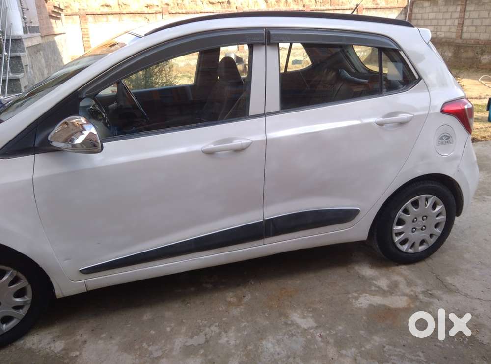 Hyundai Grand I10 2015 Diesel 95784 Km Driven