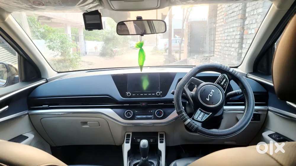 Kia Carens 2025 Variant Manual Km Driven