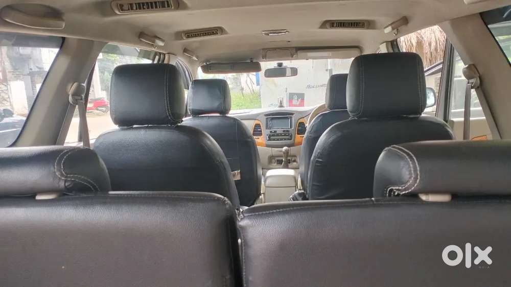Toyota Innova 2012