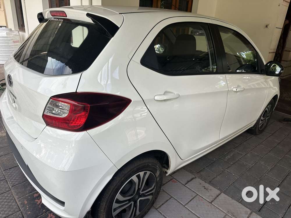 Tata Tiago 1.2 Revotron Xta, 2024, Petrol