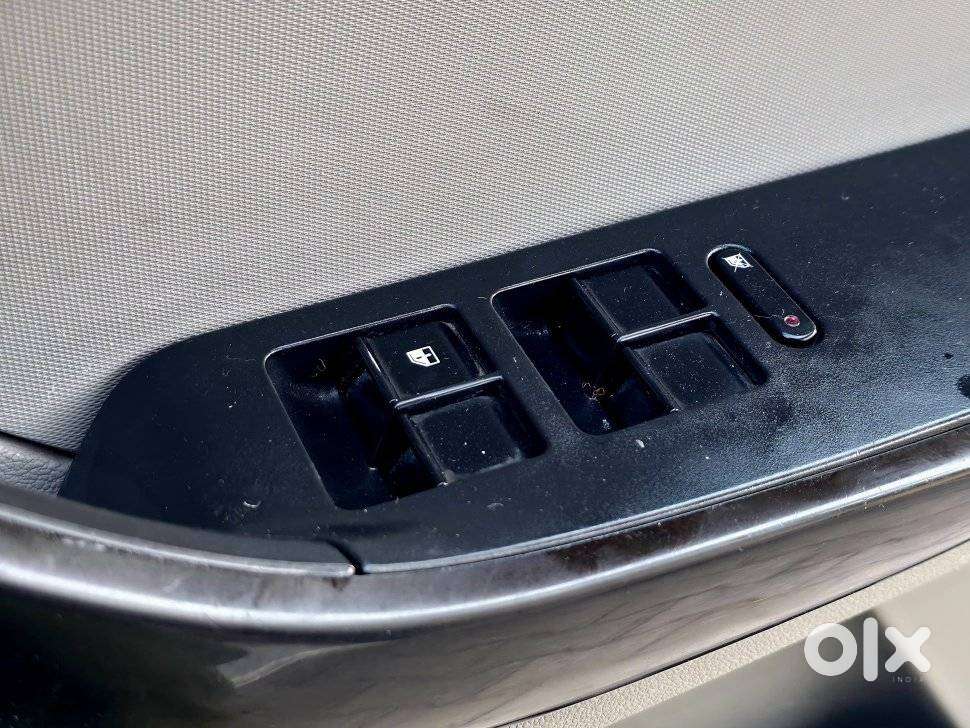Tata Tiago 1.2 Revotron Xt (o), 2018, Petrol