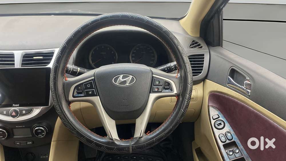 Hyundai Verna Fluidic 1.6 Vtvt Sx, 2014, Petrol