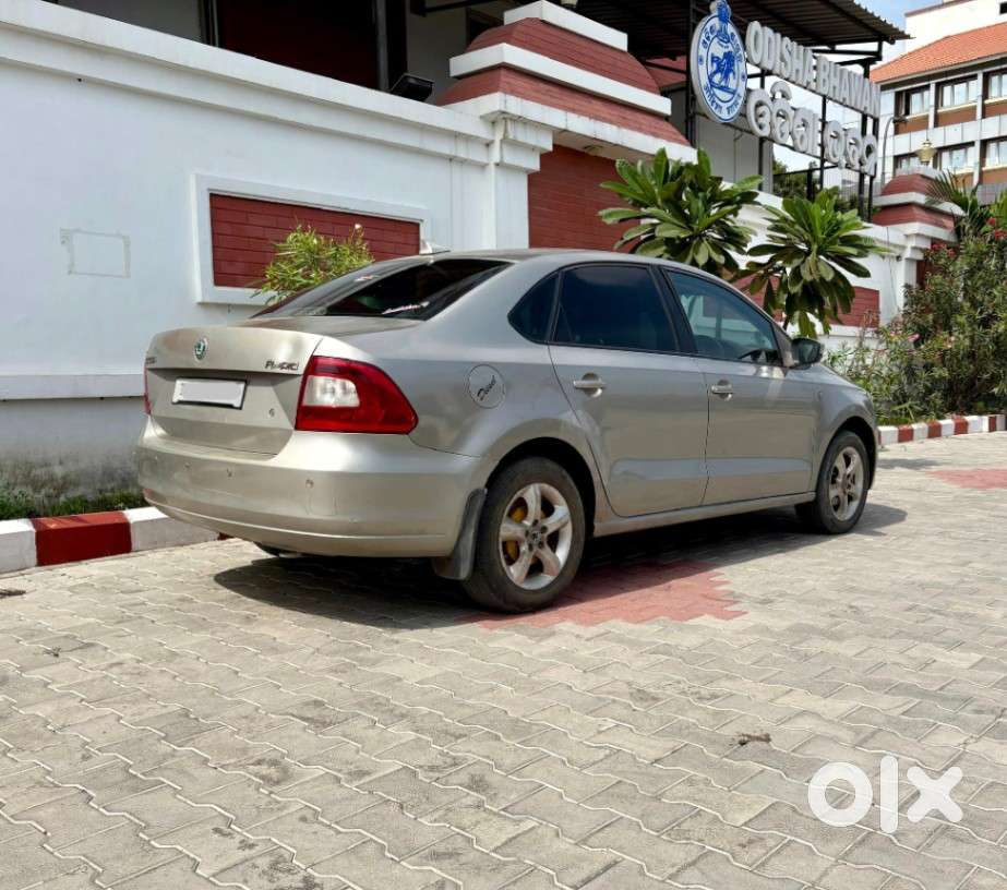 Skoda Rapid 1.5 Elegance Tdi Mt, 2013, Diesel