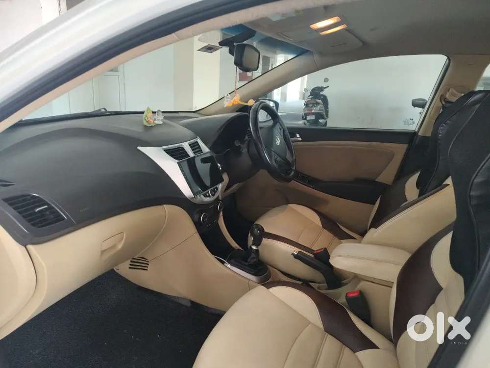 Hyundai Fluidic Verna 2015