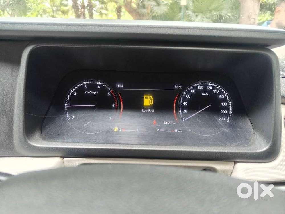 Mahindra Xuv700 2.2 Mx Diesel Mt 5 Str, 2022, Diesel