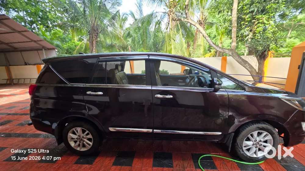 Toyota Innova Crysta 2017 December 21 Model, Diesel 110000 Km Driven